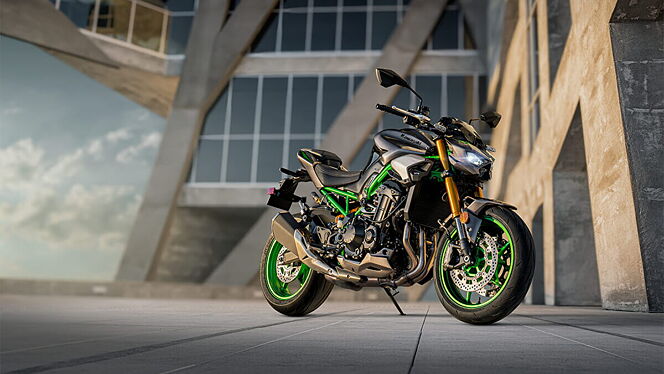 Kawasaki Z900 [2025] image 4